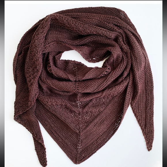Beautiful hand knit shawl - Picture 1 of 5